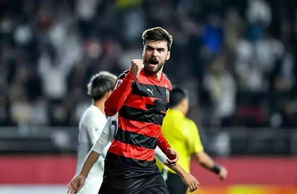 半岛体育app-穆古鲁扎新星回归赛场表现惊艳，法国队未来可期！-半岛体育app